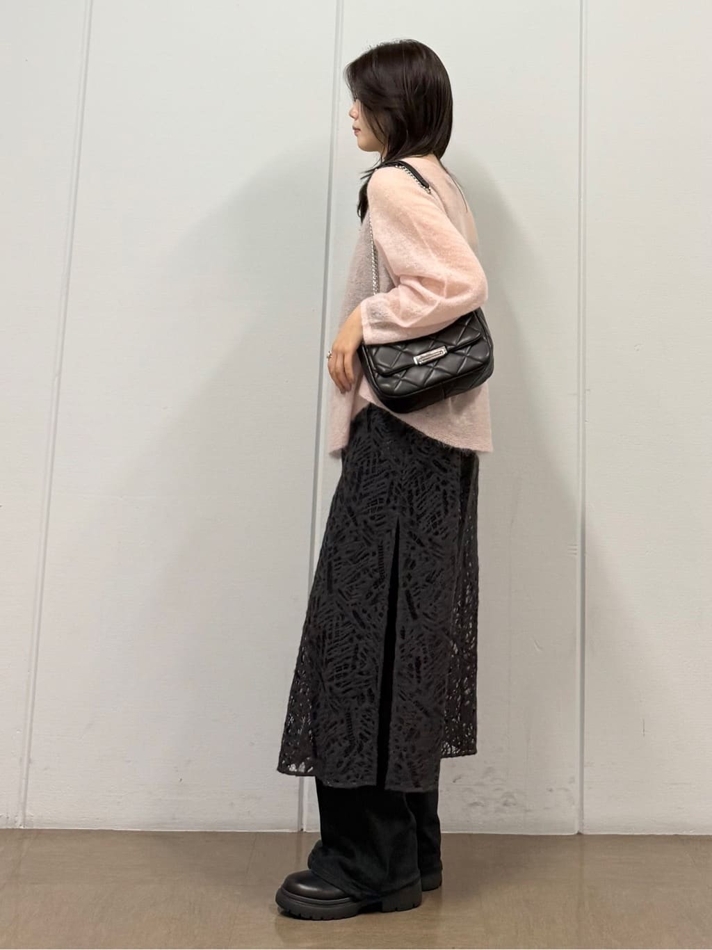mizukiさんの「INDIVI｜【キッドモヘヤ素材】ラウンドヘムニット」を使ったコーディネート