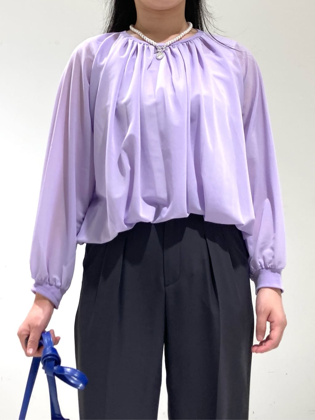momokoさんの「INDIVI｜【体型カバー／マシンウォッシュ対応】シアージャージトップス」を使ったコーディネート