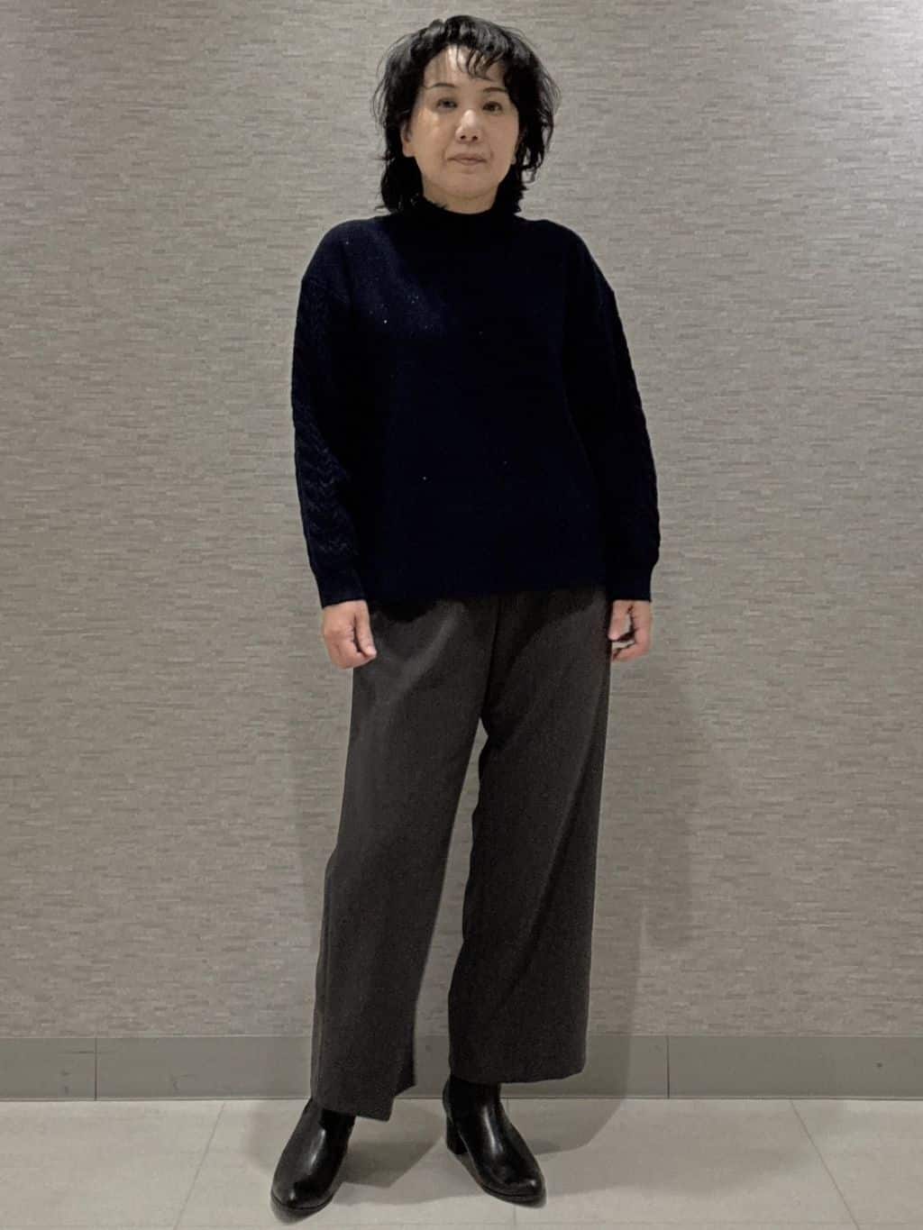 KOJIMAさんの「Reflect｜【ウエスト総ゴム／セットアップ可】フルレングスストレートパンツ」を使ったコーディネート
