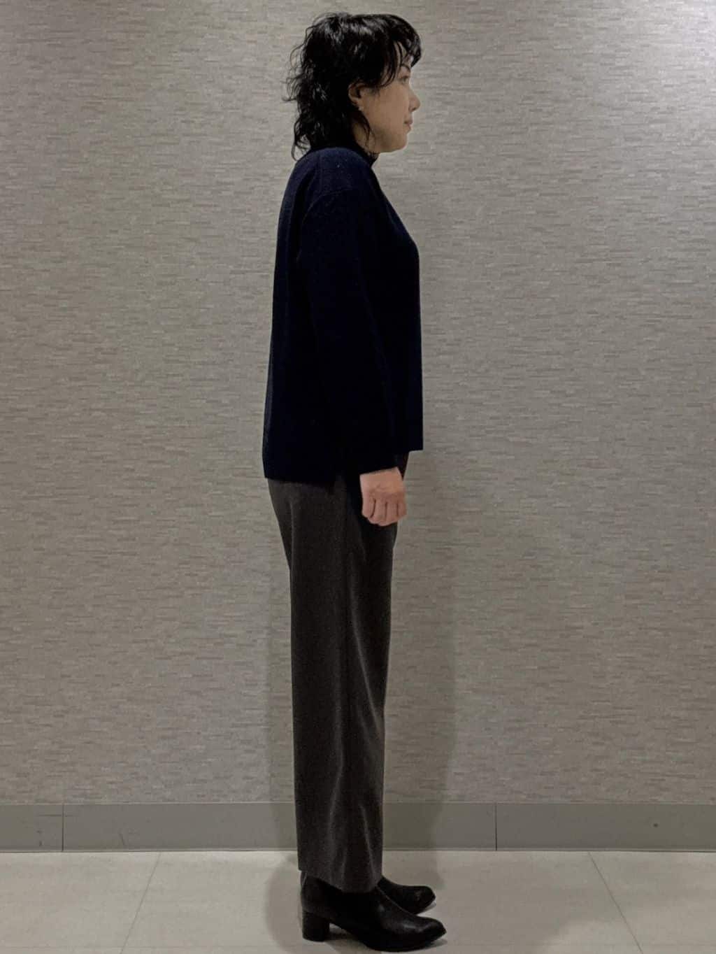 KOJIMAさんの「Reflect｜【ウエスト総ゴム／セットアップ可】フルレングスストレートパンツ」を使ったコーディネート