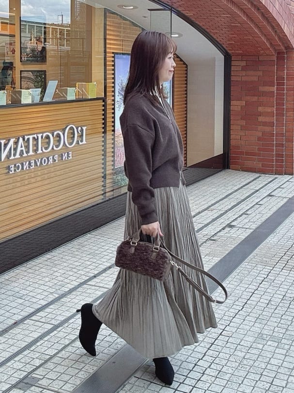 makiさんの「UNTITLED｜【ゆったりサイズ／着丈短め】ジップニットカーディガン」を使ったコーディネート
