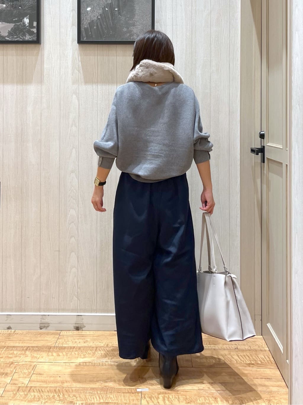 shirayuuuさんの「SHOO･LA･RUE｜【S-LL/2点セット】脚のラインを拾いにくい ベルト付きタックスカーチョパンツ」を使ったコーディネート