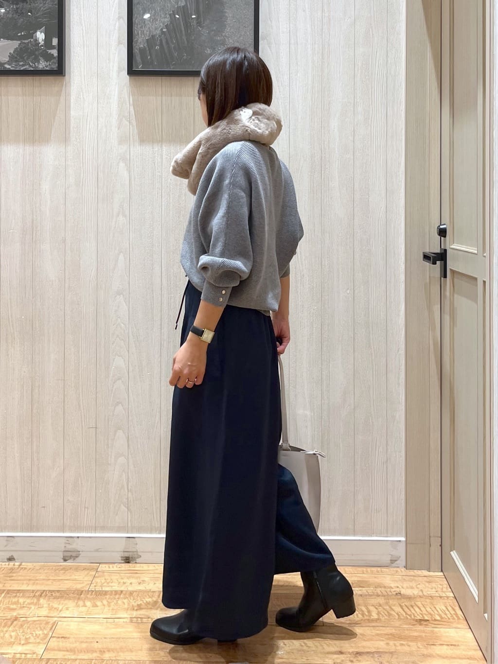 shirayuuuさんの「SHOO･LA･RUE｜【S-LL/2点セット】脚のラインを拾いにくい ベルト付きタックスカーチョパンツ」を使ったコーディネート