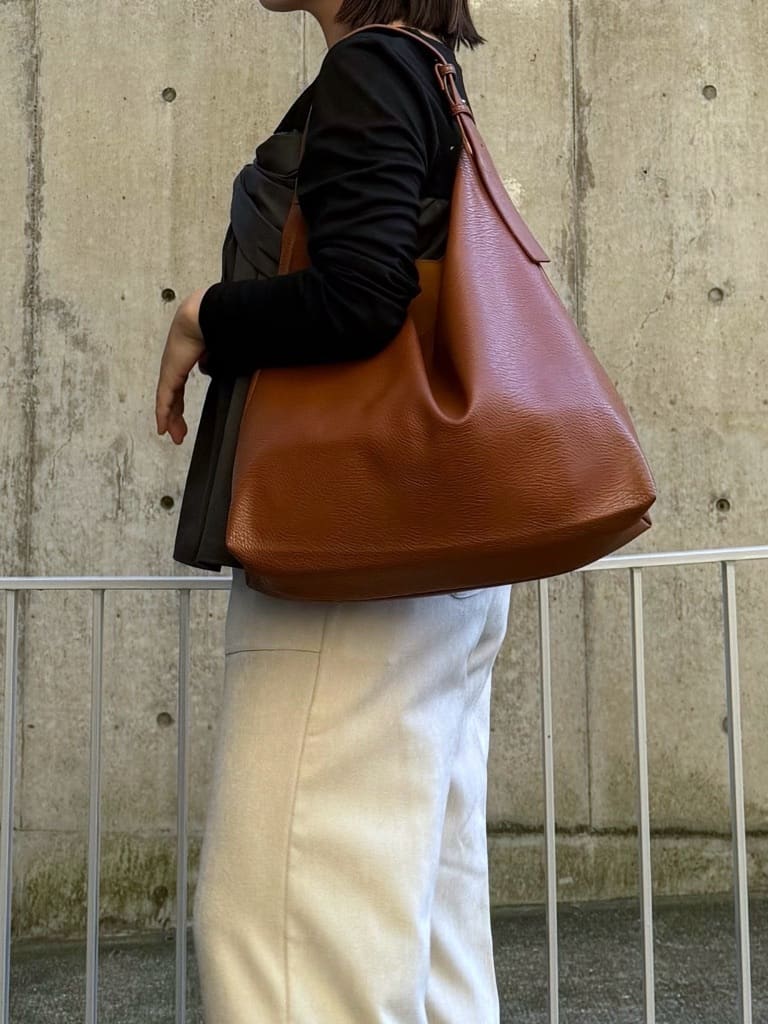 chさんの「THE SHOP TK｜布帛切替カットソー」を使ったコーディネート