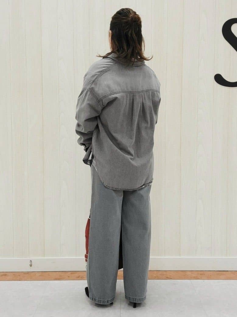 nanahachiさんの「SHOO･LA･RUE｜【S-LL】大人のカジュアルコーデに こなれデニムシャツ」を使ったコーディネート