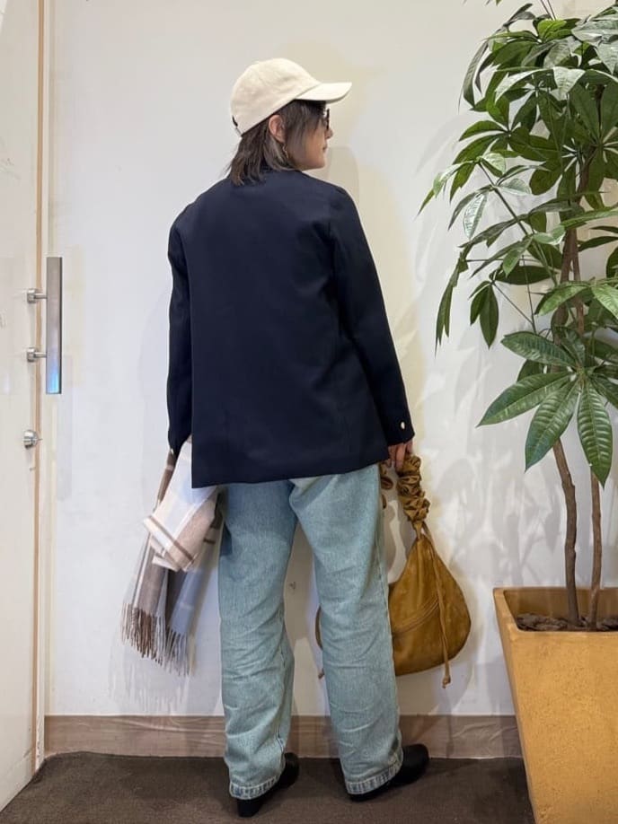 misakiさんの「SHOO･LA･RUE｜【S-LL】程よくゆったりな 柔らかデニムテーパードパンツ」を使ったコーディネート