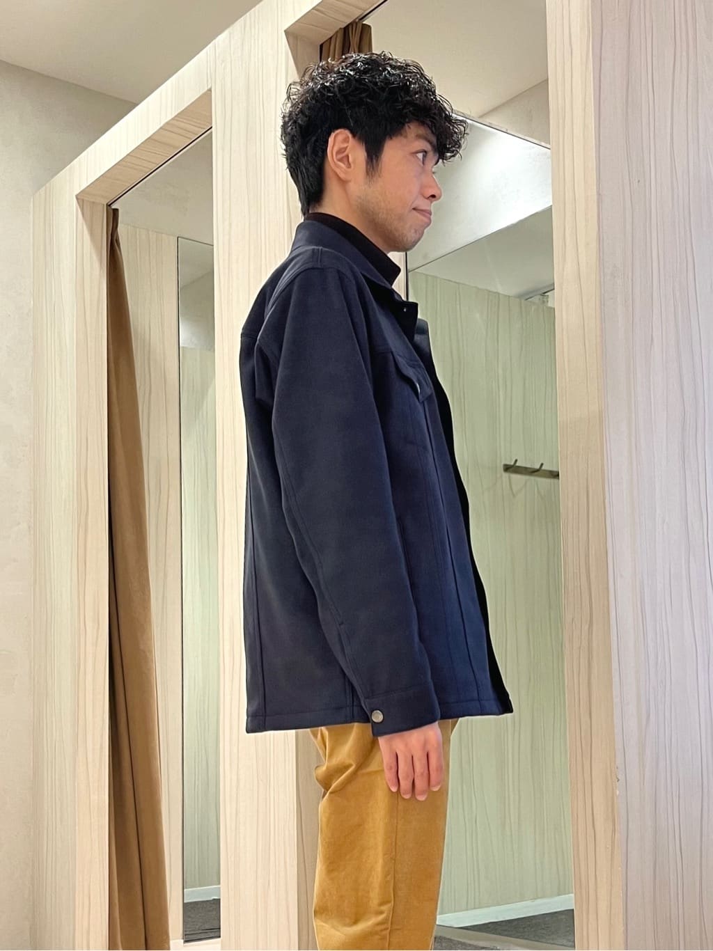 URAさんの「TAKEO KIKUCHI｜アンチピリング タートルネック ニット」を使ったコーディネート