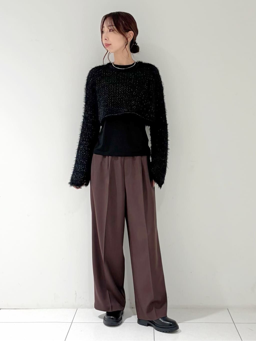 shioriさんの「INDIVI｜クロップドメッシュニット」を使ったコーディネート
