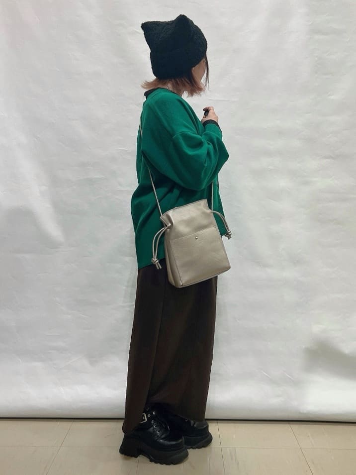 YUIさんの「SHOO･LA･RUE｜【洗える/毛玉レス】表面がきれいなVネックカーディガン」を使ったコーディネート