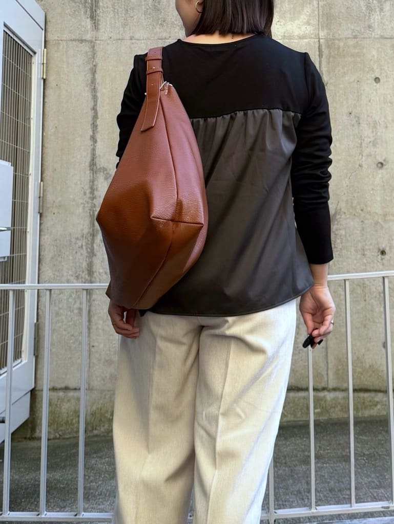 chさんの「THE SHOP TK｜布帛切替カットソー」を使ったコーディネート