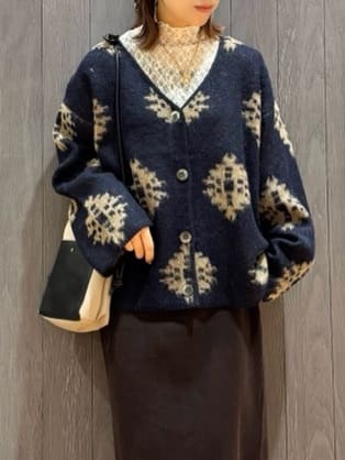meiさんの「SHOO･LA･RUE｜羽織るだけでスタイリングの主役に 起毛柄カーディガン」を使ったコーディネート