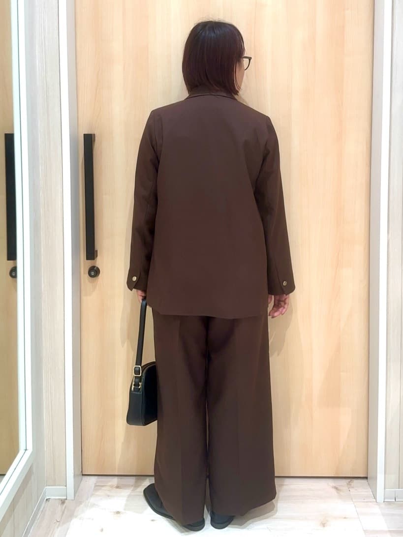 minさんの「SHOO･LA･RUE｜【洗濯機可/S-LL/セットアップ可】脚のラインをきれいに魅せる センタープレスワイドパンツ」を使ったコーディネート