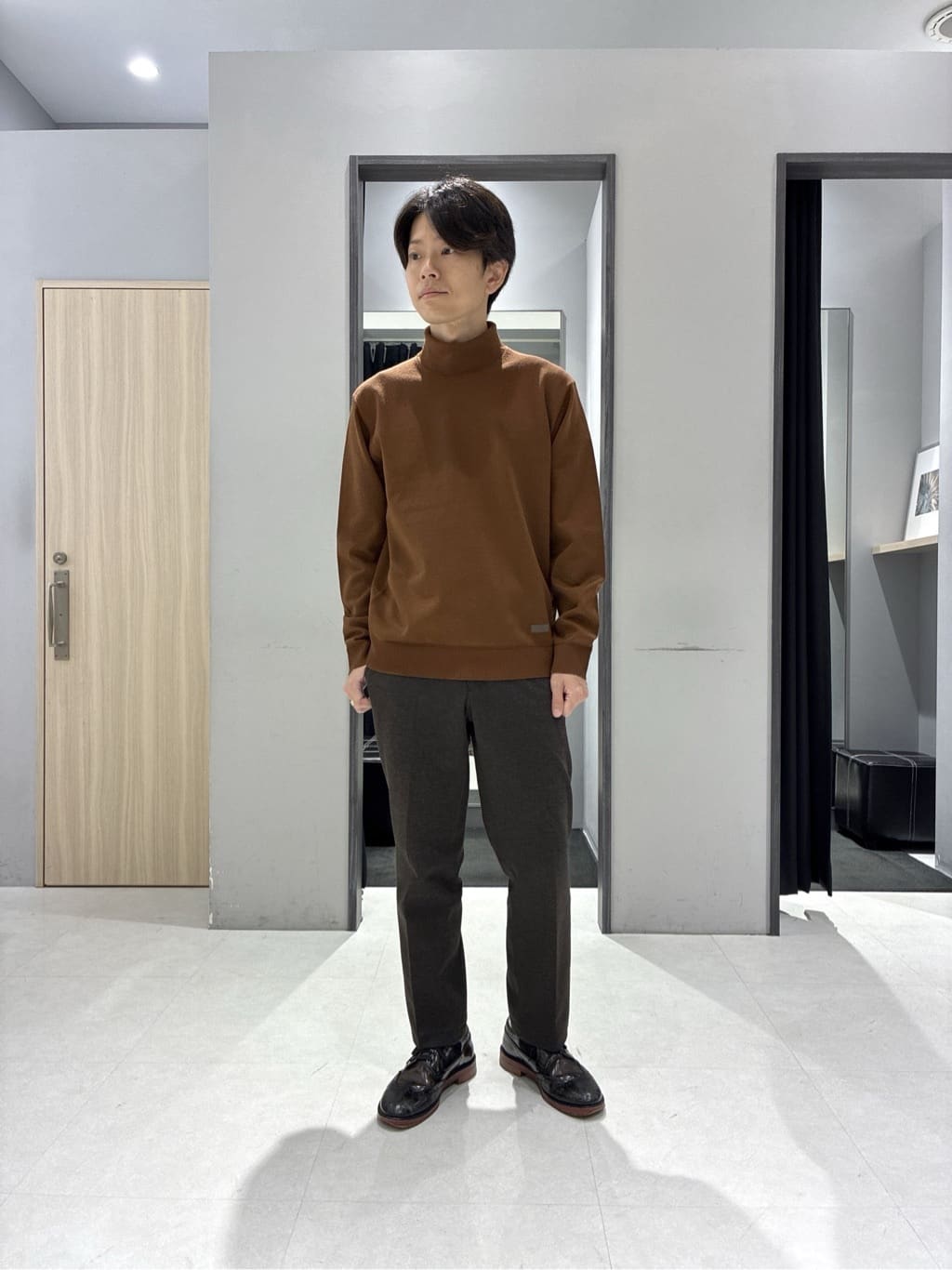 わいずみさんの「TAKEO KIKUCHI｜アンチピリング タートルネック ニット」を使ったコーディネート
