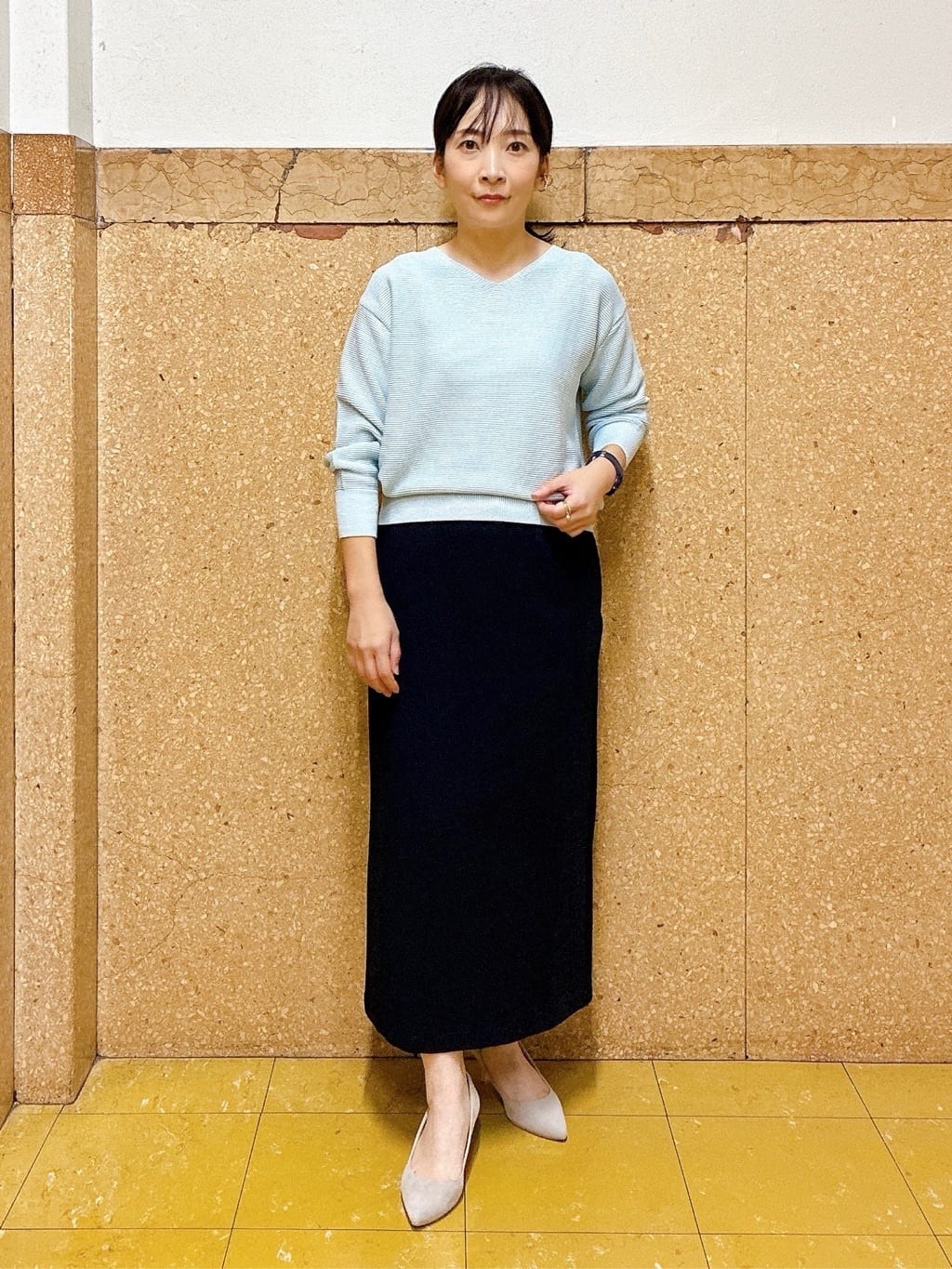 hattoriさんの「INDIVI｜【ウール混ラメ素材】Vネック煌めきニット」を使ったコーディネート