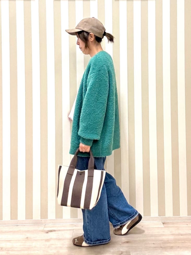 pieceさんの「SHOO･LA･RUE｜【洗濯機可/S-LL】周りと差がつく チェーンステッチロゴロンT」を使ったコーディネート