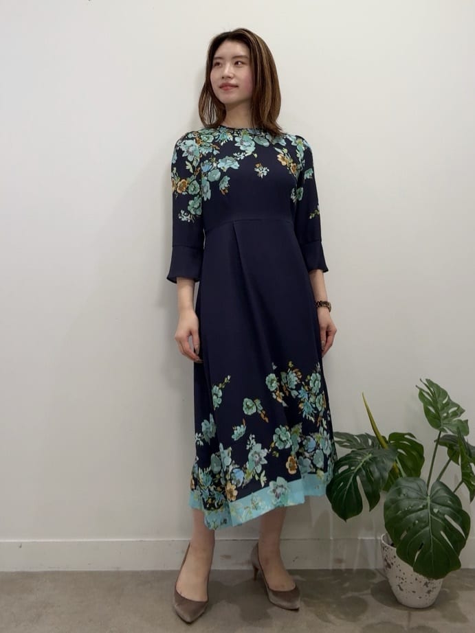 Suma Una本部スタッフさんの「SunaUna｜【手洗い可】花柄パネルワンピース」を使ったコーディネート