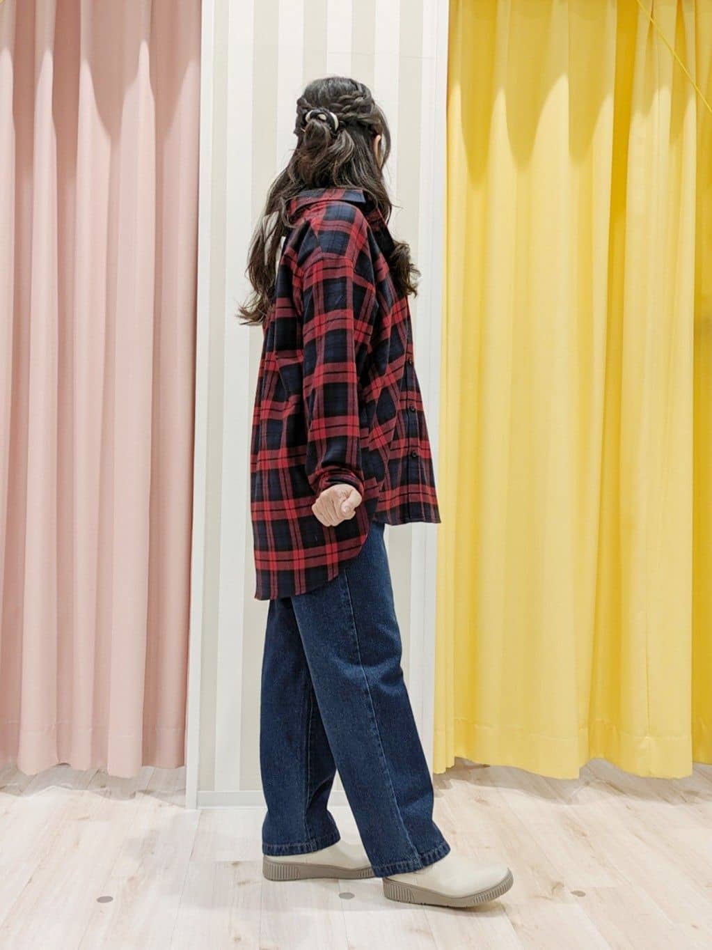 かずみさんの「SHOO･LA･RUE｜【S-LL】柔らかさが癖になる 起毛コットン オーバーサイズシャツ」を使ったコーディネート