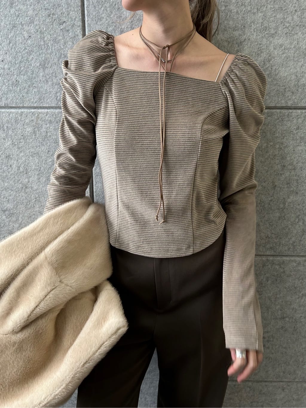 honoka Aさんの「CODE A｜velour square puff top」を使ったコーディネート