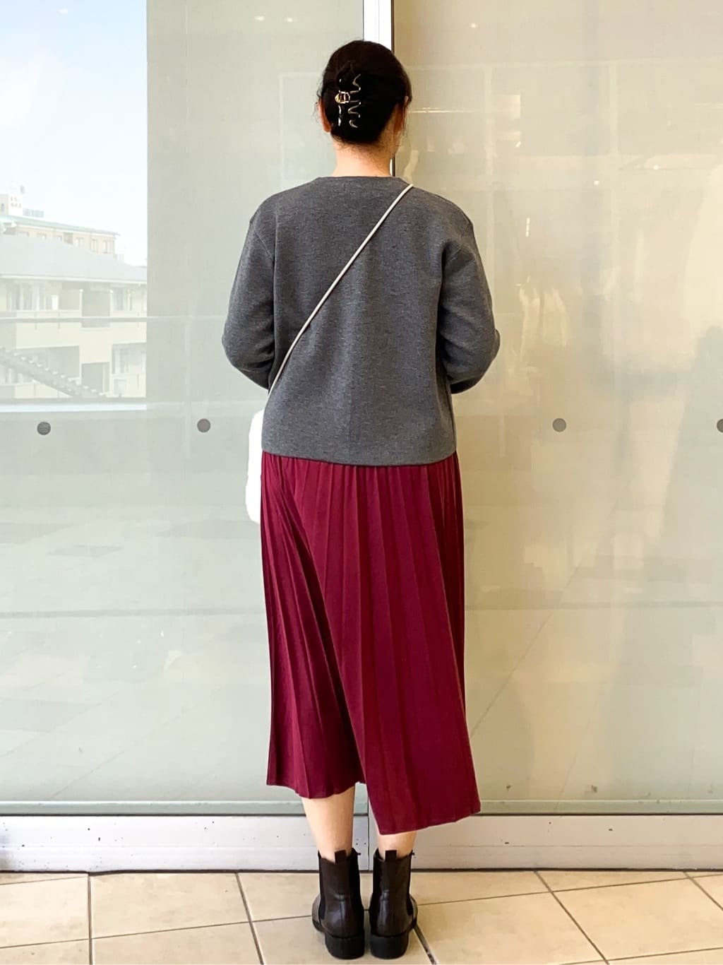 Jeanさんの「OPAQUE.CLIP｜シアーラウンドネックカットソー【洗濯機洗い可】」を使ったコーディネート