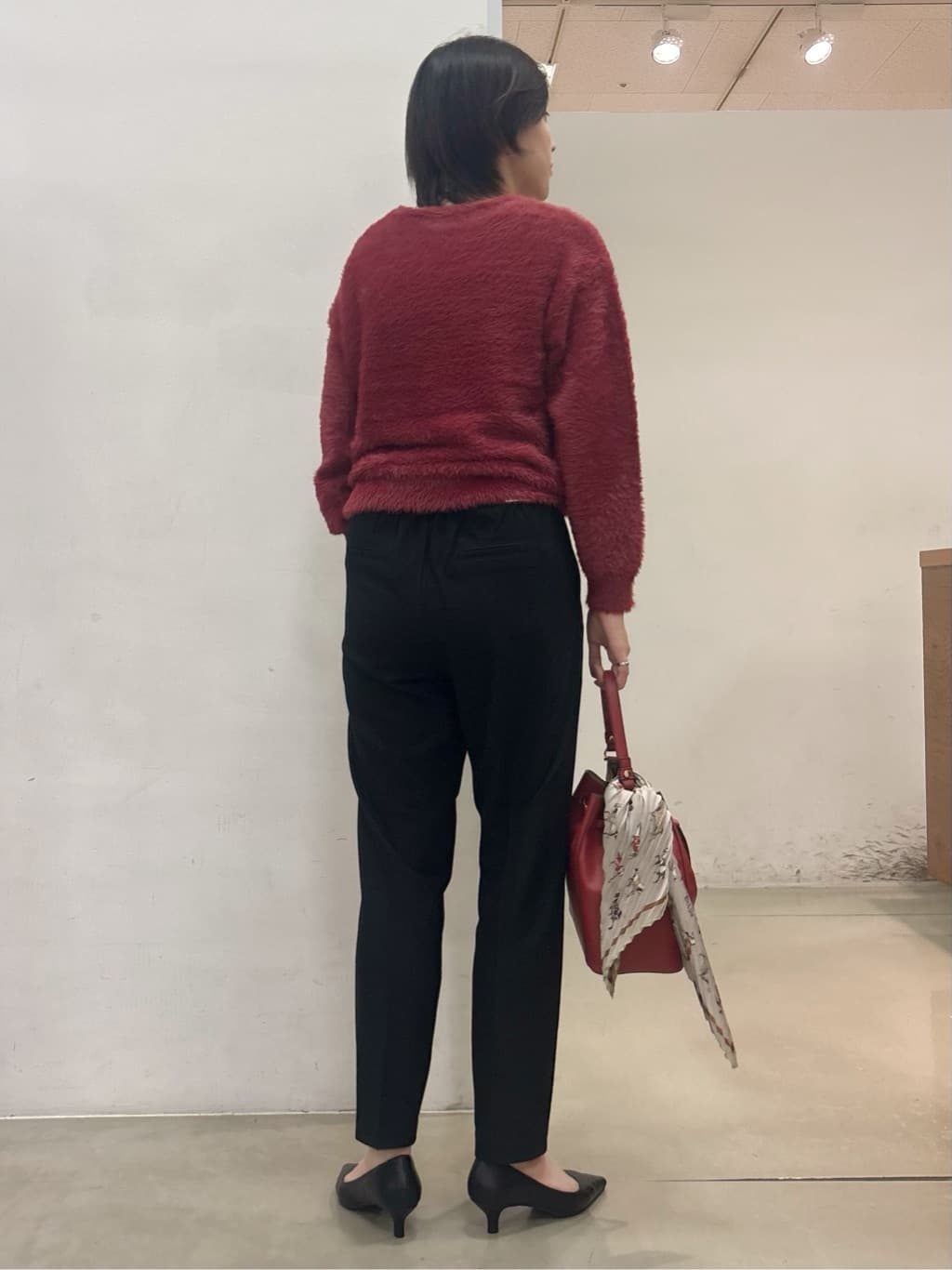しばさんの「THE SHOP TK｜【華やかで柔らか】ふわふわフェザーニット/洗える・前後2WAY」を使ったコーディネート