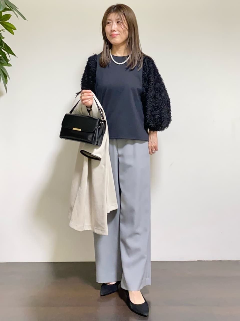 tomoさんの「UNTITLED｜【洗える/軽羽織り】マシュマロタッチ　スエード調コート」を使ったコーディネート