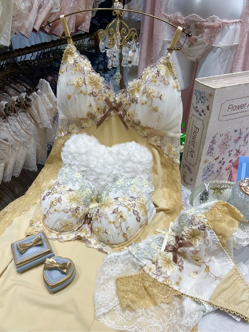 hachiさんの「Risa Magli｜ジア ブラジャー （D-F） ＜スウィートリッチ＞」を使ったコーディネート