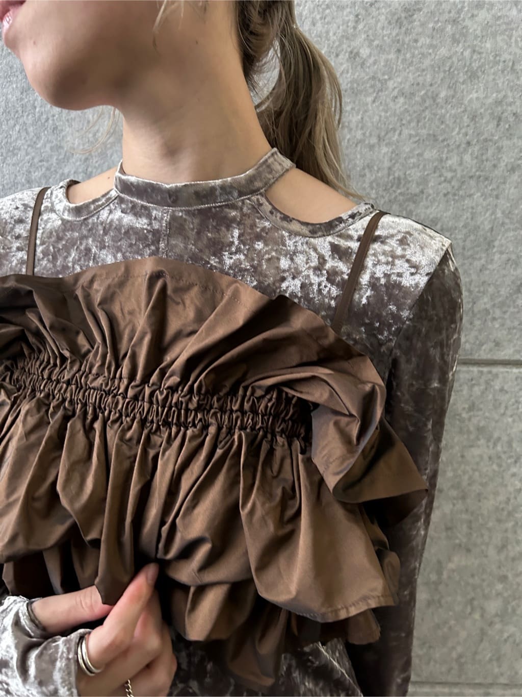 honoka Aさんの「CODE A｜【Re】neck point velour dress」を使ったコーディネート