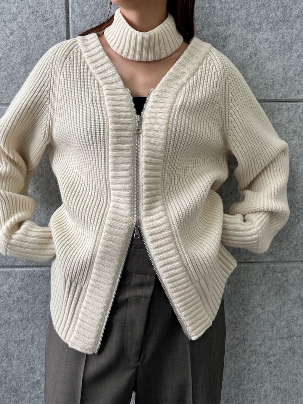harunaさんの「CODE A｜dual form zip knit」を使ったコーディネート
