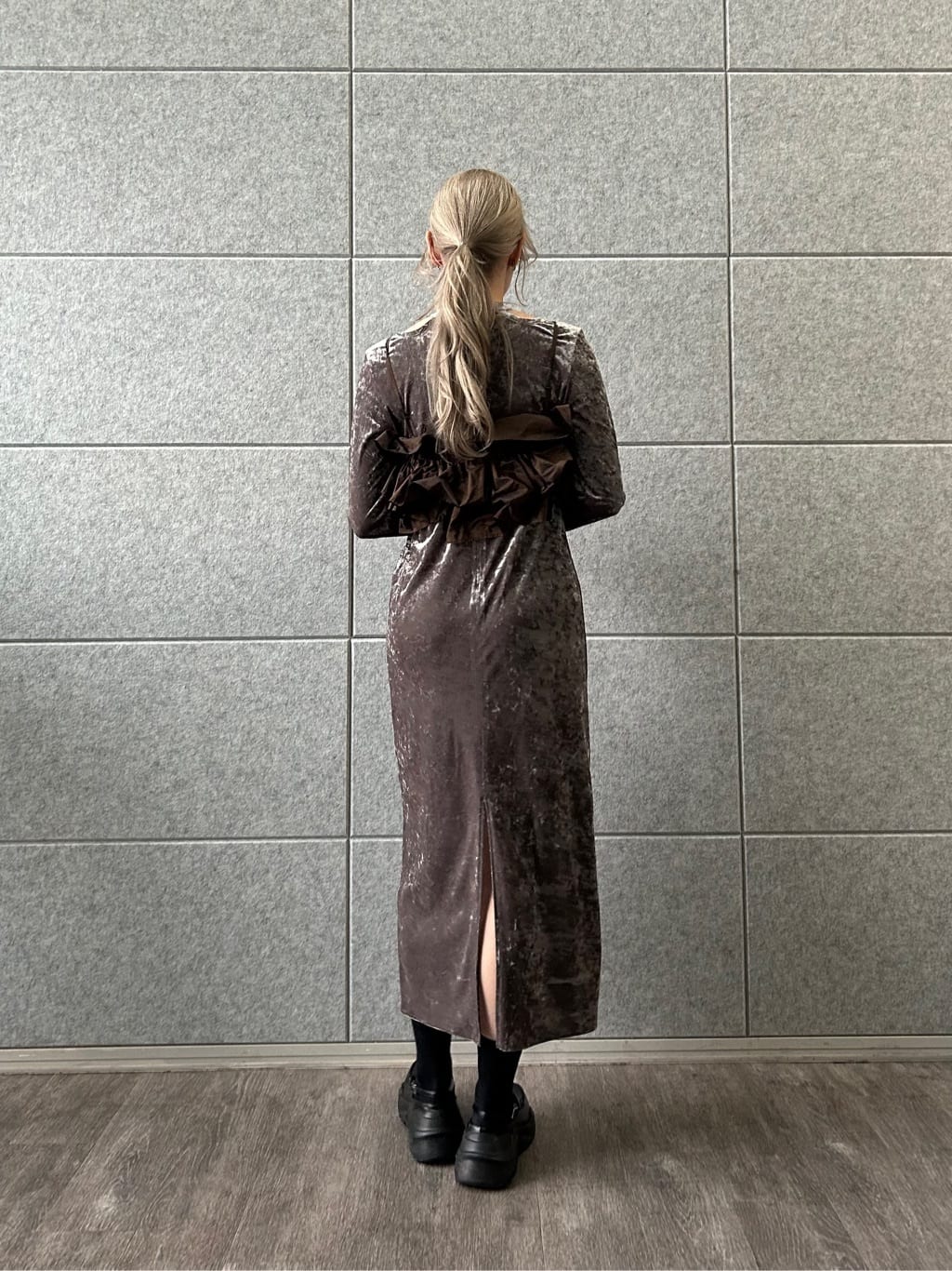 honoka Aさんの「CODE A｜【Re】neck point velour dress」を使ったコーディネート