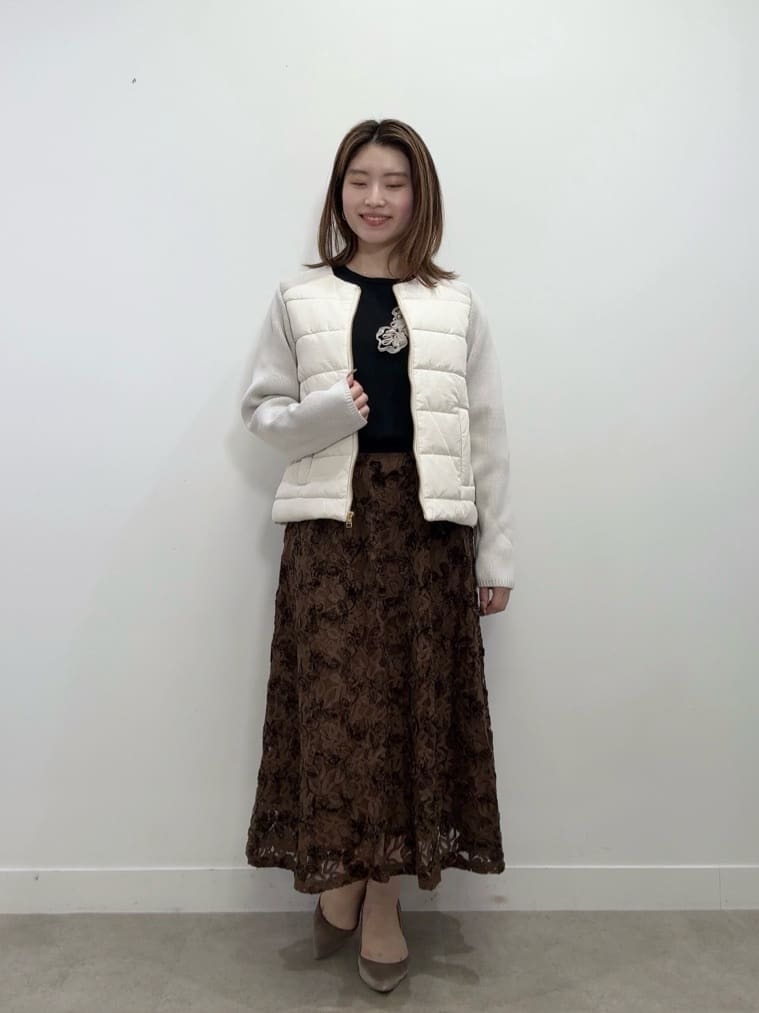 Suma Una本部スタッフさんの「SunaUna｜【モールレース／セットアップ可】ふんわりタックスカート」を使ったコーディネート