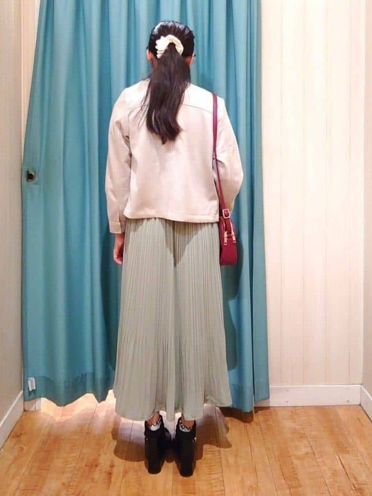 hanaさんの「SHOO･LA･RUE｜【セットアップ可】大人上品な アソートプリーツスカート」を使ったコーディネート