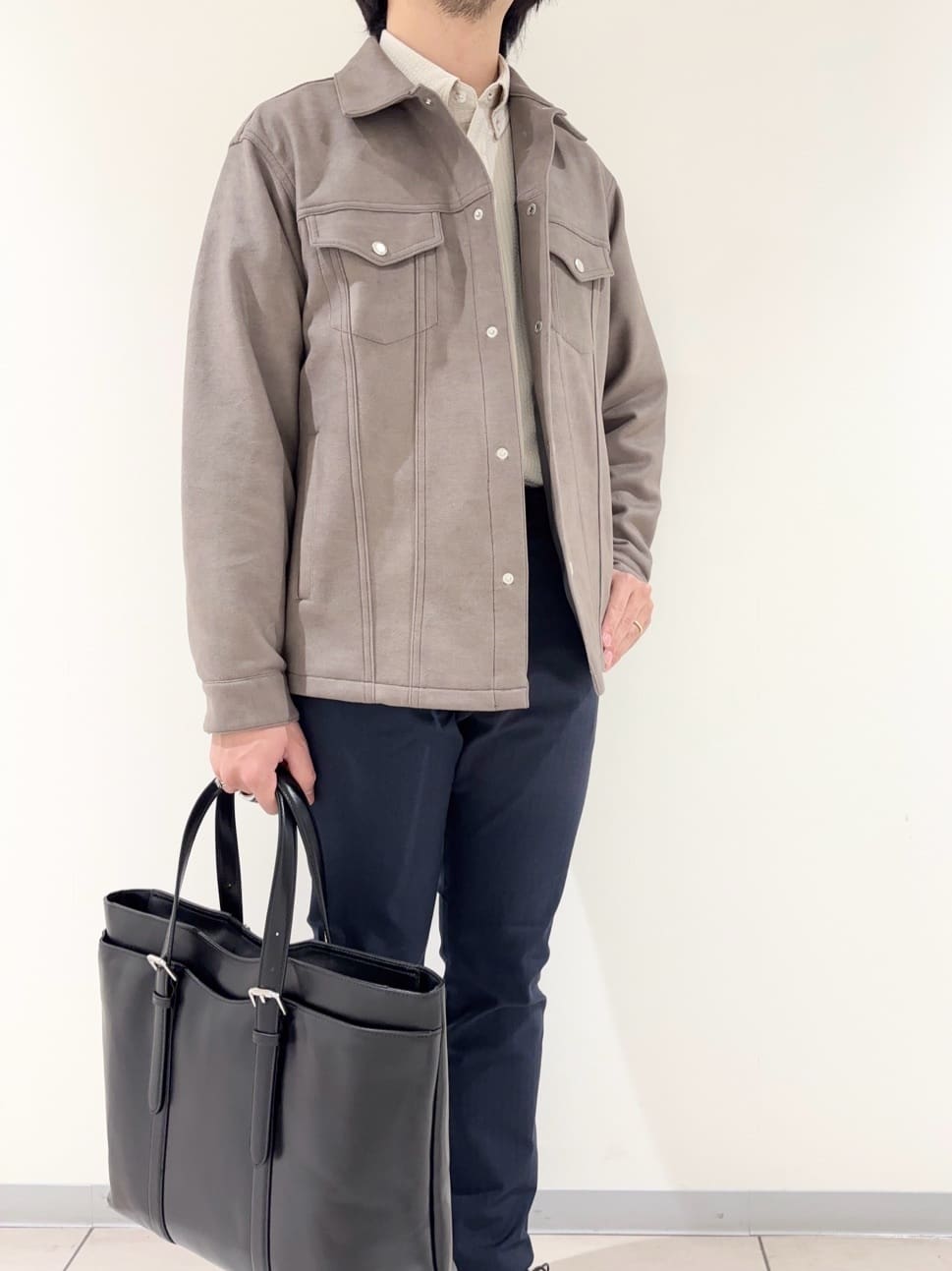 及川さんの「TAKEO KIKUCHI｜【Made in JAPAN】播州織 ヘリンボン ストレート パンツ」を使ったコーディネート