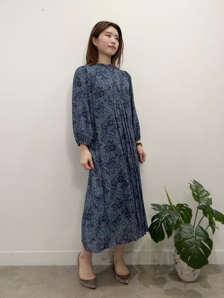 Suma Una本部スタッフさんの「SunaUna｜◆【co creation and yours／SS～L】レースプリーツワンピース」を使ったコーディネート