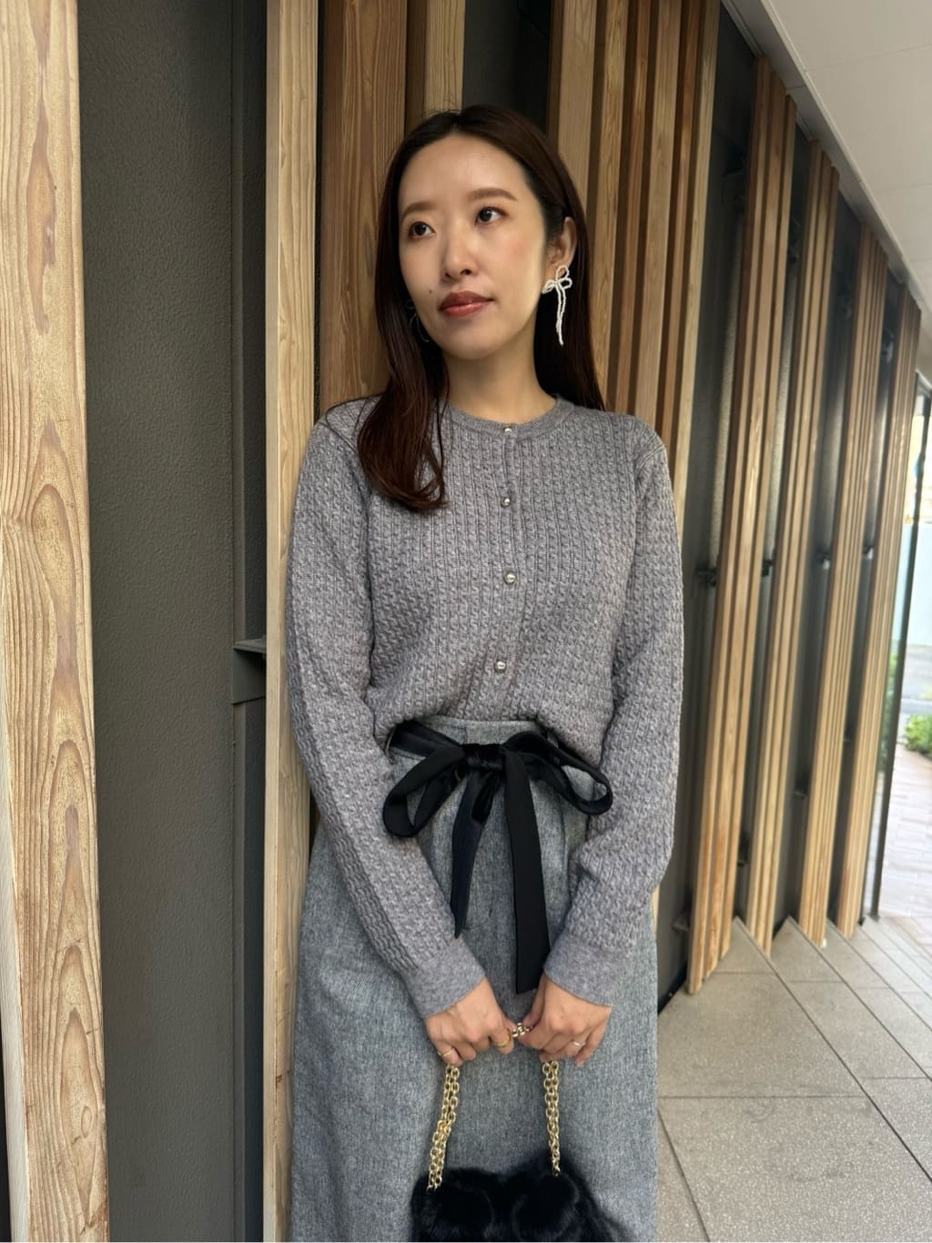 teiさんの「Couture brooch｜【上品華やか・通勤】ラメツイード ワイドパンツ」を使ったコーディネート