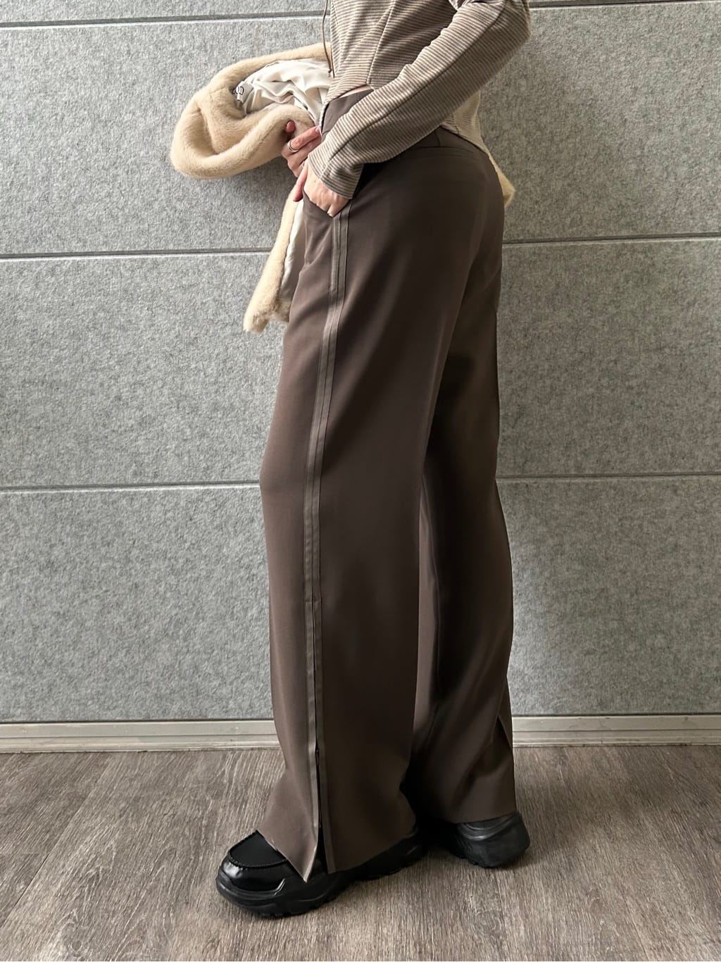 honoka Aさんの「CODE A｜velour square puff top」を使ったコーディネート