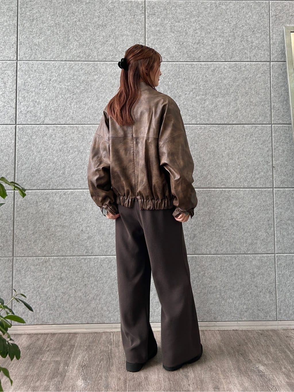 harunaさんの「CODE A｜easy－fit trousers」を使ったコーディネート
