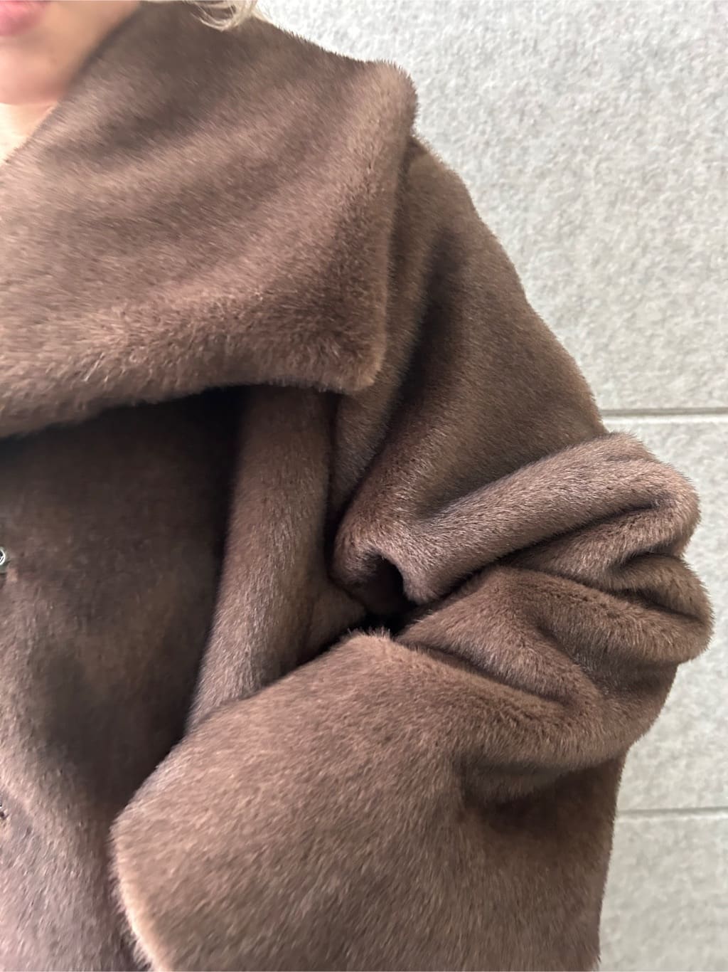 honoka Aさんの「CODE A｜faux mink short jacket」を使ったコーディネート