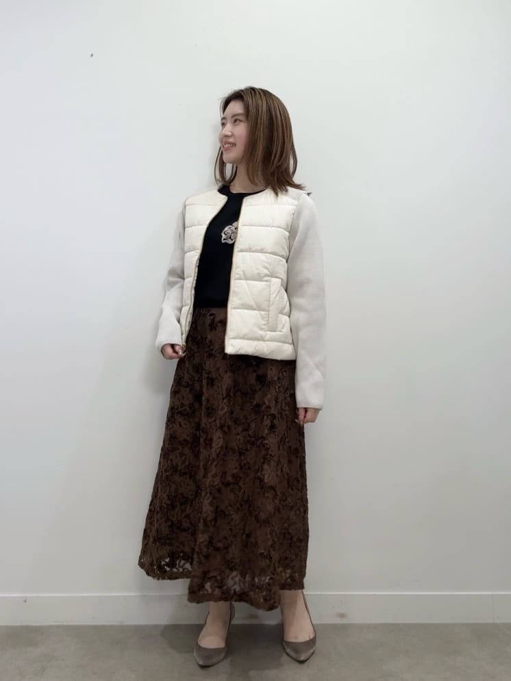 Suma Una本部スタッフさんの「SunaUna｜【モールレース／セットアップ可】ふんわりタックスカート」を使ったコーディネート
