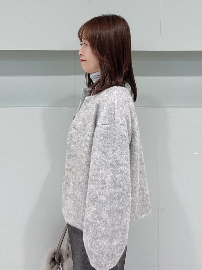 makiさんの「UNTITLED｜【ジャケット風/メタルボタン】アルパカ混シャギーカーディガン」を使ったコーディネート