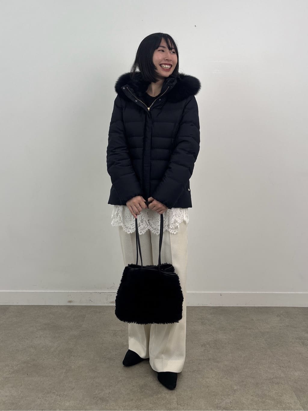 Yoshimiさんの「INDIVI｜【レイヤードにおすすめ】レース切り替えカットソー」を使ったコーディネート