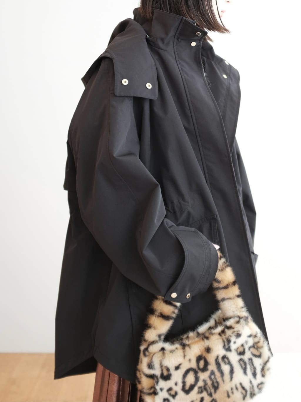 Kishimotoさんの「DRESSTERIOR｜アルパカブレンドVネックニット」を使ったコーディネート