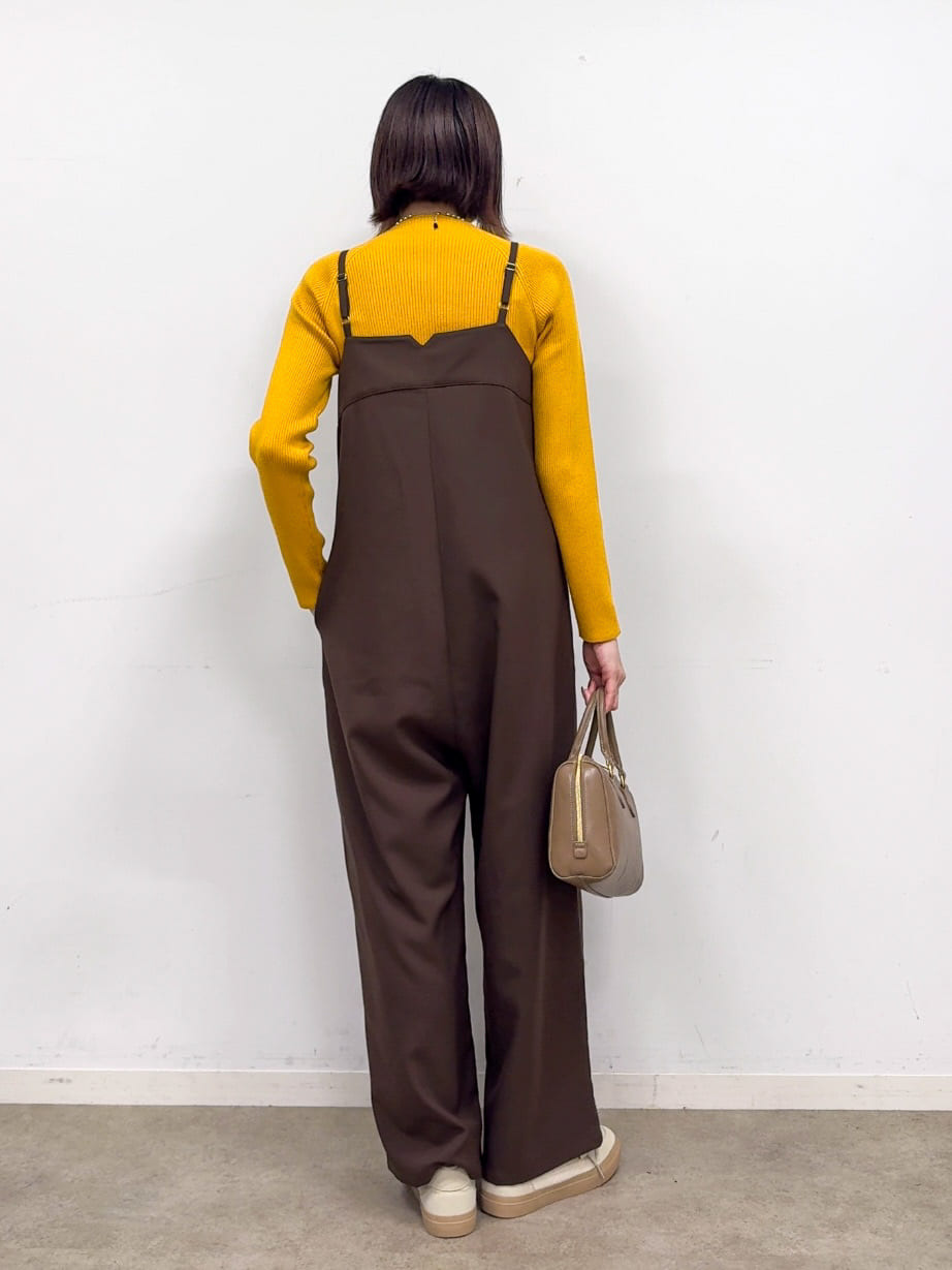 𝐜𝐡𝐢𝐤𝐚さんの「SHOO･LA･RUE｜【S-LL】大人カジュアルに ベアトップ風 キャミサロペット」を使ったコーディネート