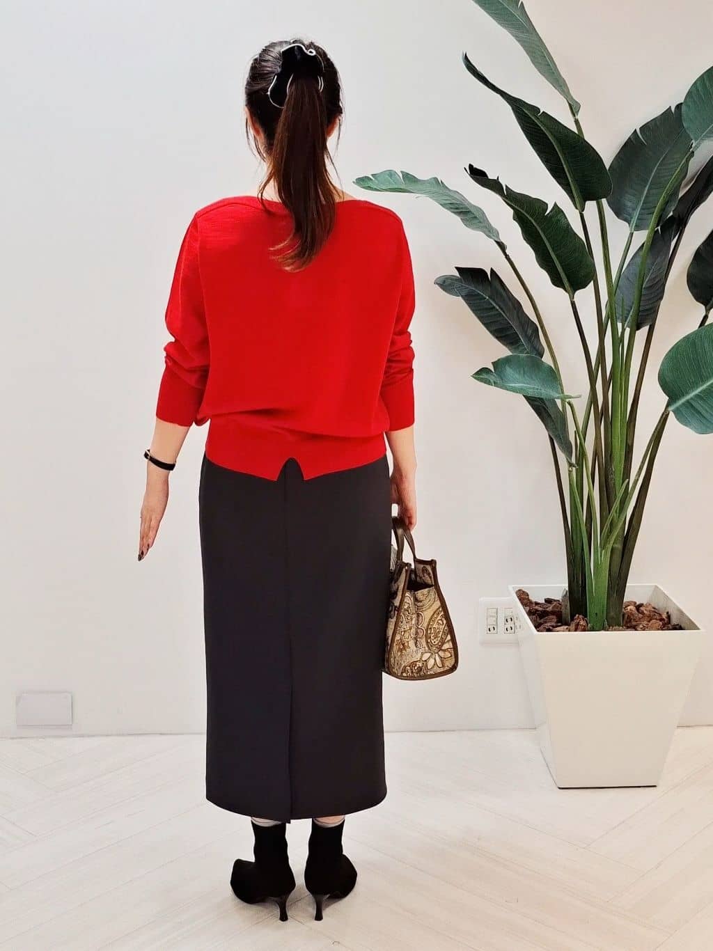 YuKaRiさんの「UNTITLED｜【アンサンブル可/洗える】シルクウールカシミヤ ドルマンスリーブニット」を使ったコーディネート