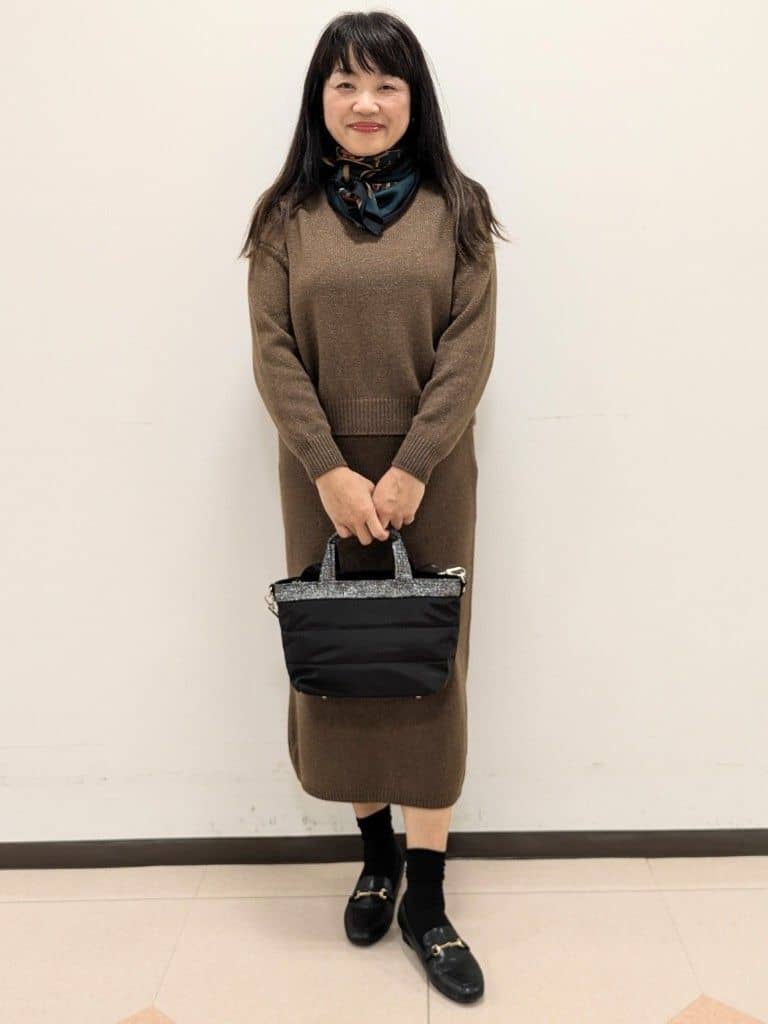 ともさんの「UNTITLED｜【セットアップ可/ゆったり】ウール混ラメニット」を使ったコーディネート