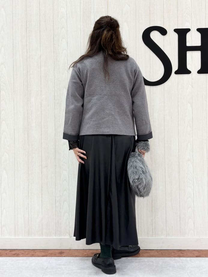 さくみぃさんの「SHOO･LA･RUE｜【S-LL】大人の抜け感 合皮フレアスカート」を使ったコーディネート