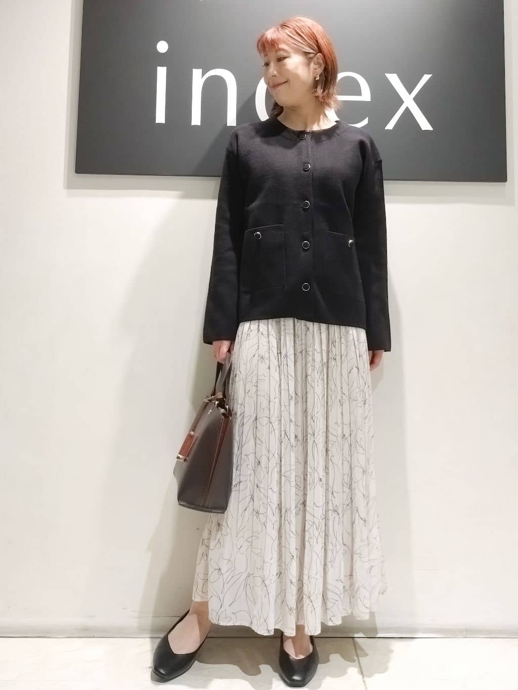 n.さんの「index｜パール調パーツ付きクルーネックニット【洗濯機OK】《8col／XS～3L》」を使ったコーディネート