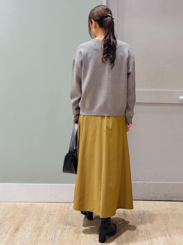 Komi☆さんの「grove｜カレッジロゴキーネックニット」を使ったコーディネート
