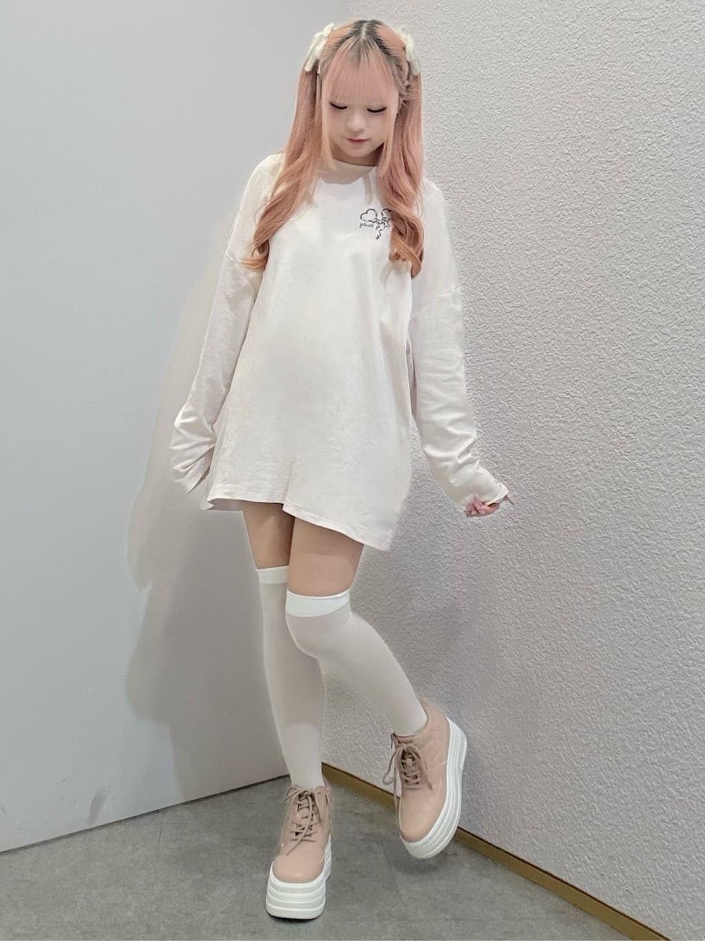 あいりさんの「ESPERANZA｜【EC先行販売】きゅんフィット厚底フラットキルティングスタッズスニーカー」を使ったコーディネート