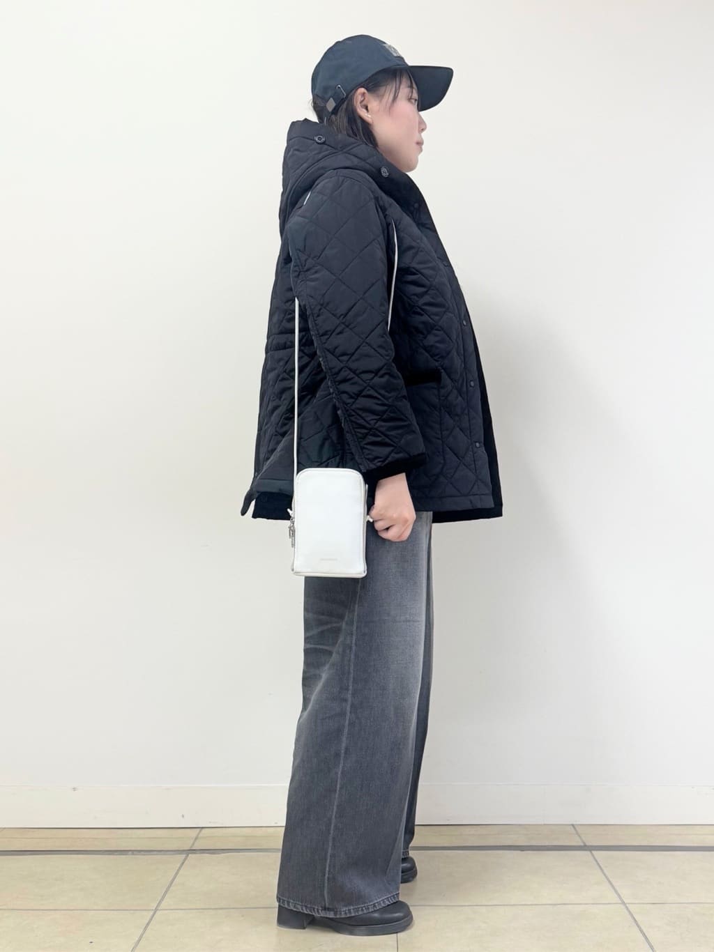 なかもとあきさんの「DRESSTERIOR｜ヴィンテージ加工ワイドデニムパンツ」を使ったコーディネート