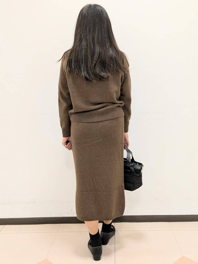 ともさんの「UNTITLED｜【セットアップ可/ゆったり】ウール混ラメニット」を使ったコーディネート